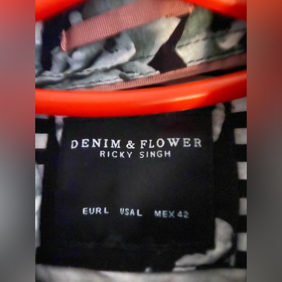 Denim & Flowers button up T-Shirt - Picture 2 of 3